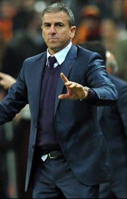 Hamzaoğlu Galatasaray'ı bombaladı, taraftar çıldırdı