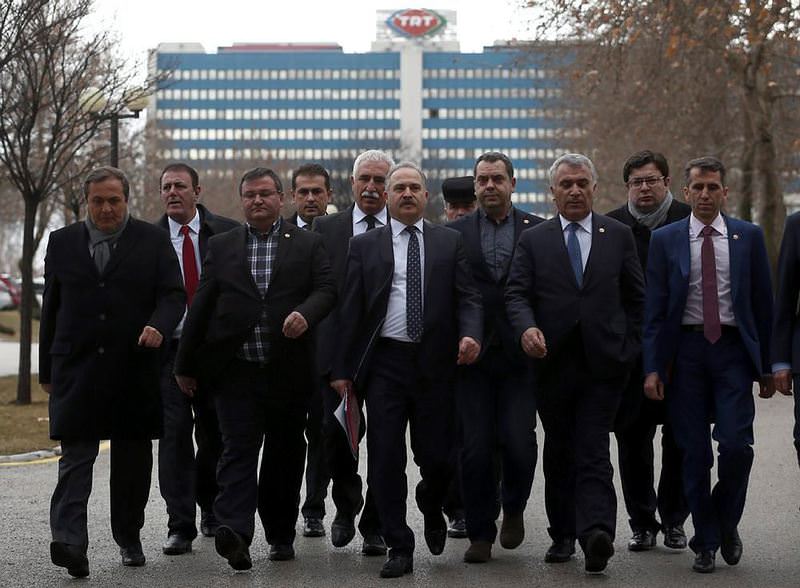 CHP'liler TRT binasını bastı!