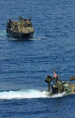 İran ABD botlarını rehin aldı