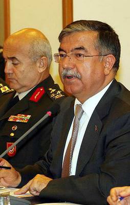 Askerlik 3 aya inecek mi? Bakan cevapladı