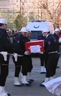 Şehit polis memuru ve kızı için tören