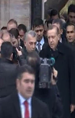 Erdoğan cuma namazını Sultanahmet'te kıldı