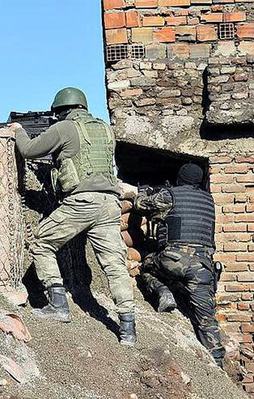 PKK'ya büyük darbe! 19 terörist öldürüldü