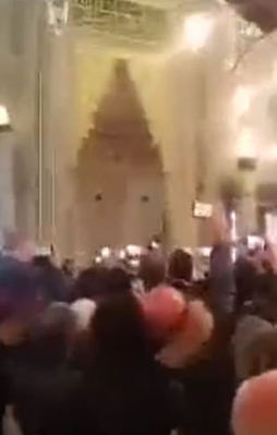 Cumhurbaşkanı Erdoğan cemaate dua yaptırdı