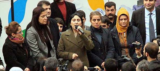 Figen'e miting şoku