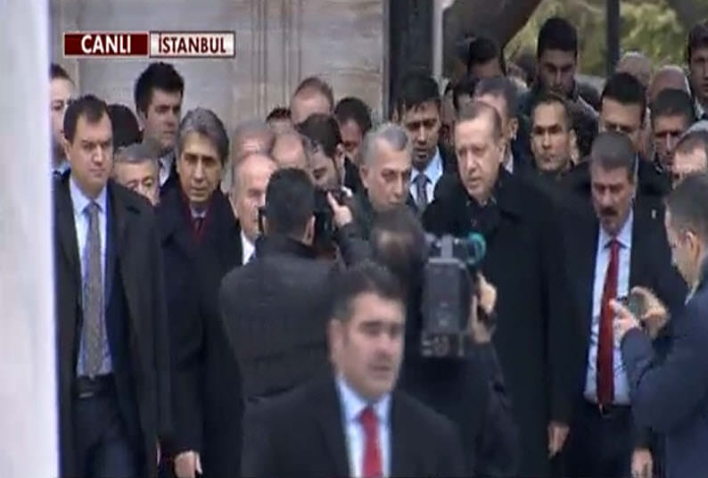 Erdoğan cuma namazını Sultanahmet'te kıldı