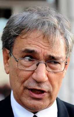 Orhan Pamuk'tan PKK sevici akademisyenlere destek