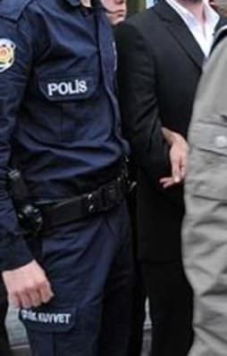 12 emniyet mensubu gözaltına alındı
