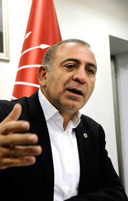 Cumhurbaşkanı'ndan Gürsel Tekin hakkında suç duyurusu