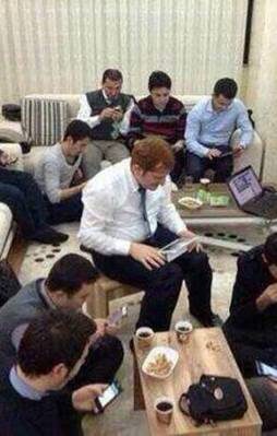 "Tweet yoksa maaş da yok"