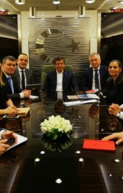 Davutoğlu'ndan "erken seçim" iddialarına yanıt