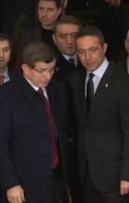 Davutoğlu'ndan Koç Ailesi'ne taziye ziyareti