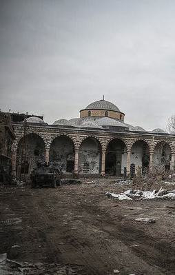 'Ezanlar susmasın' diye camisini terk etmedi