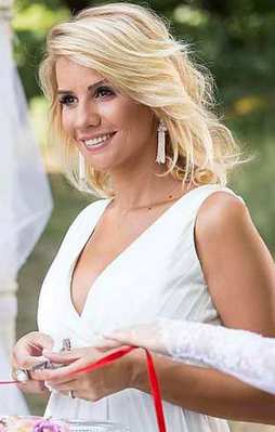 Esra Erol 10 yılda 325 çifti evlendirdi