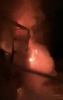 Hainlerden polis aracına saldırı