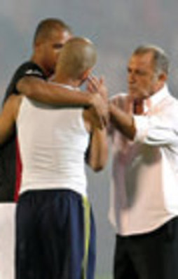 F.Bahçeli futbolcu ağlayınca imparator...