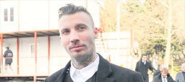 Delgado formayı giydi Ersan her an gidebilir