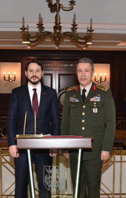 Bakan Albayrak'tan, Orgeneral Akar'a ziyaret
