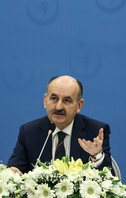 Sağlık Bakanı basın toplantısında Cizre'ye bağlandı