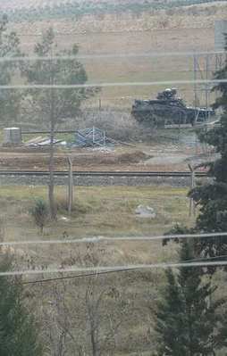 Sınırda Türk askerine ateş açıldı