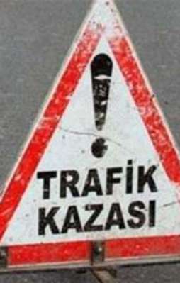 TEM'de servis aracı devrildi