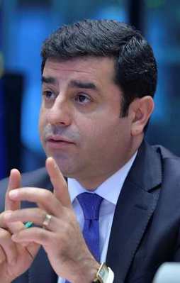 Selo'nun şikayet gezisi!