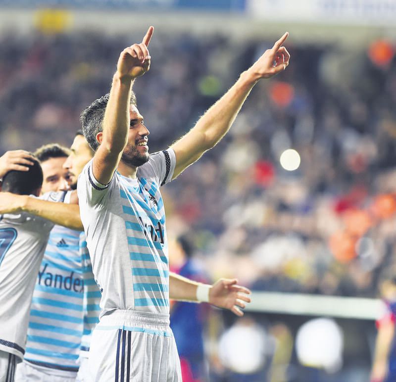 Van Persie'ye sürpriz talip