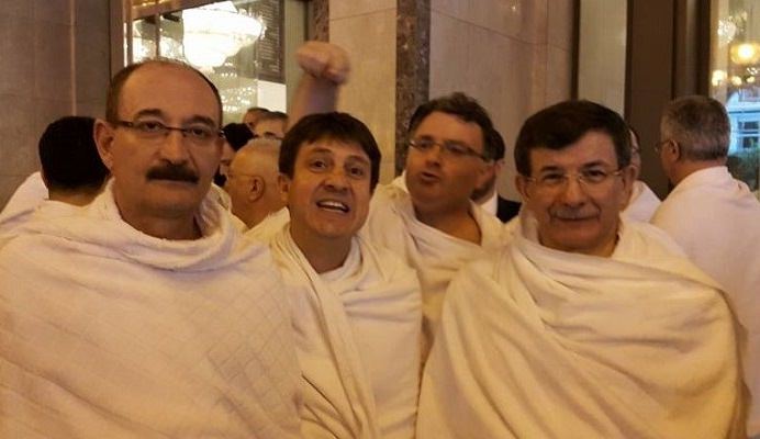 Davutoğlu sabah namazını Kabe'de kıldı-3