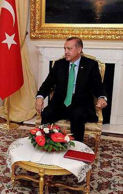 Erdoğan: Zana önce yeminini etmeli