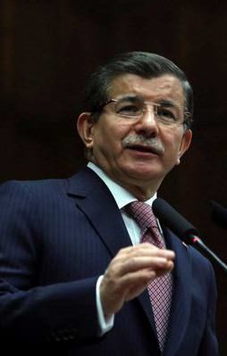 "Gitsinler katil Esad'ın yanına otursunlar"