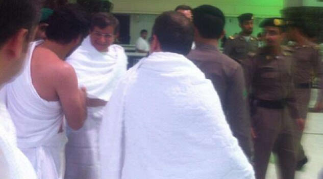 Davutoğlu sabah namazını Kabe'de kıldı-4