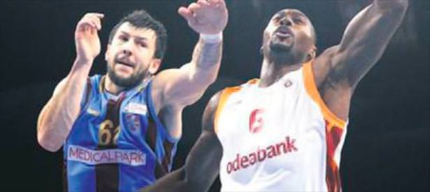 G.Saray Trabzon'u yıktı derbi Aslan'ın!