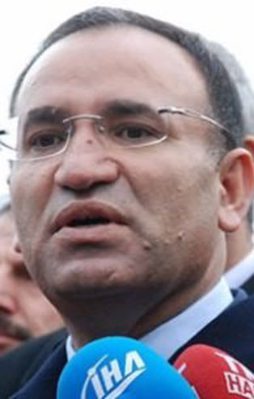 Bozdağ: HDP'li vekil teröriste yardım yapıyor