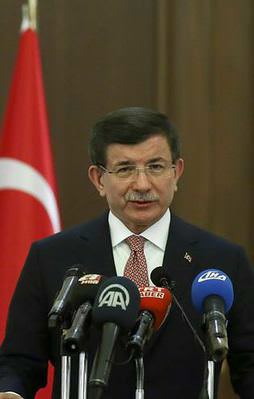 Davutoğlu'na 5 yeni danışman