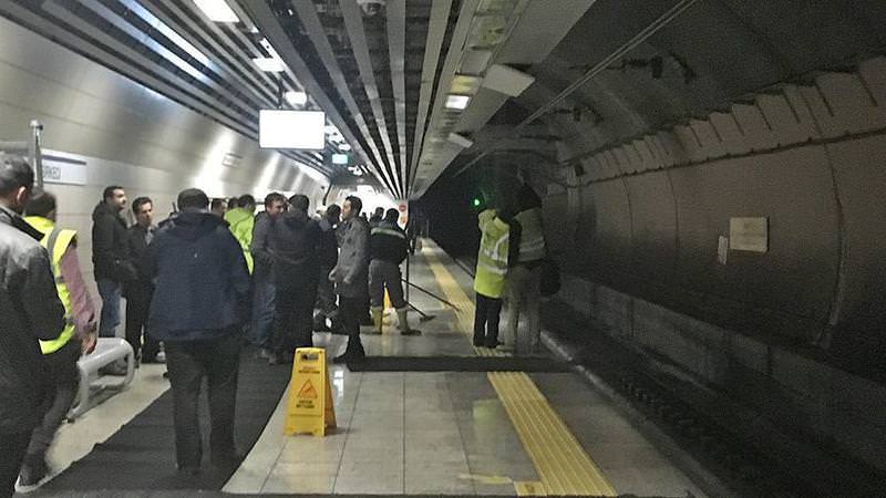 Marmaray durağında atık su sızıntısı