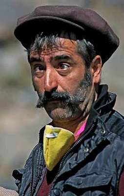 “O gitsin Amerika’da film çevirsin”