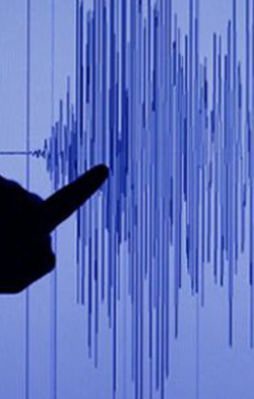 4 büyüklüğünde korkutan deprem