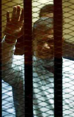 Mursi'den darbe mahkemesine tokat gibi yanıt