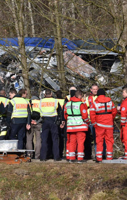 Almanya'da tren kazası: Çok sayıda ölü ve yaralı var