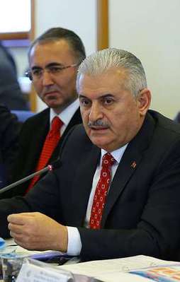 Bakan Yıldırım'dan GSM operatörlerine uyarı