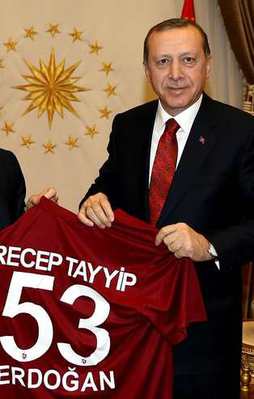 Cumhurbaşkanı Erdoğan'a özel forma