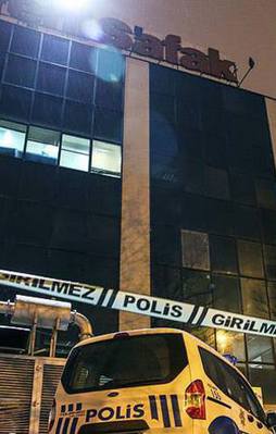 İki gazeteye eş zamanlı saldırı