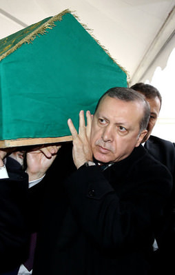 Acı gününde Gül'ü yalnız bırakmadılar