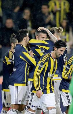 Fenerbahçe 3 puanı 3 golle aldı!
