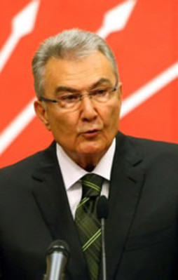 Deniz Baykal sessizliğini bozdu