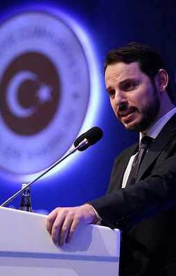 Albayrak: Türkiye gelecek mücadelesi veriyor