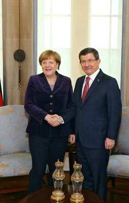 Başbakan Davutoğlu, Merkel'le görüştü