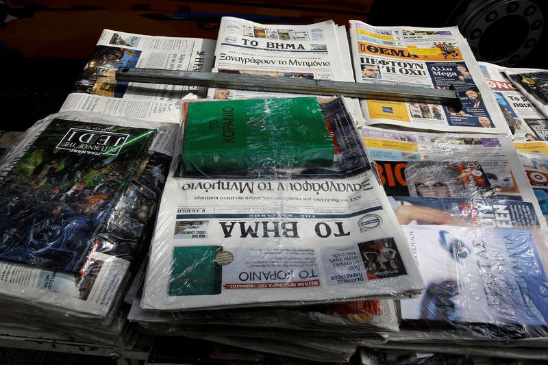 Yunan gazetesi Kur'an'ı Kerim dağıttı