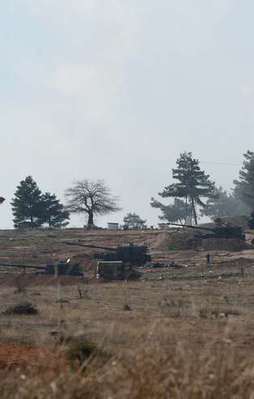 Fırtına obüsleri PYD'ye bomba yağdırdı