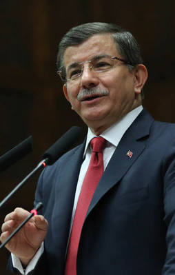 Davutoğlu'ndan önemli açıklamalar